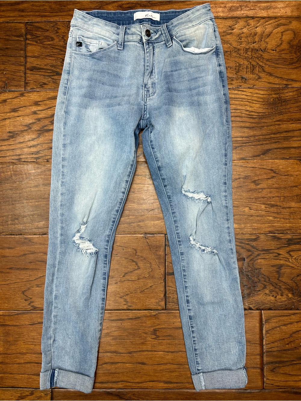 KanCan Casual Chic Clean Girl light wash mid-rise skinny jeans